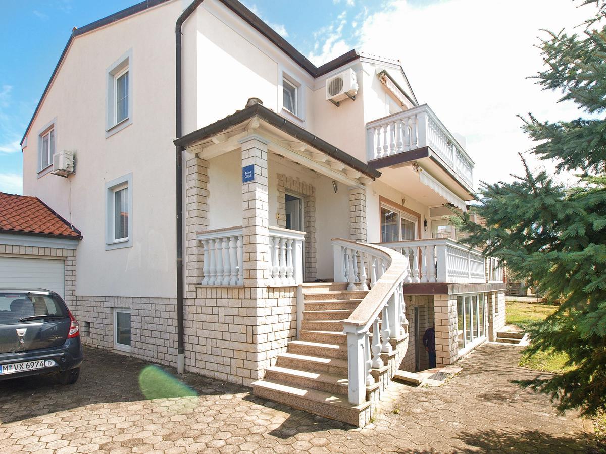 Apartment Anto 1598 *