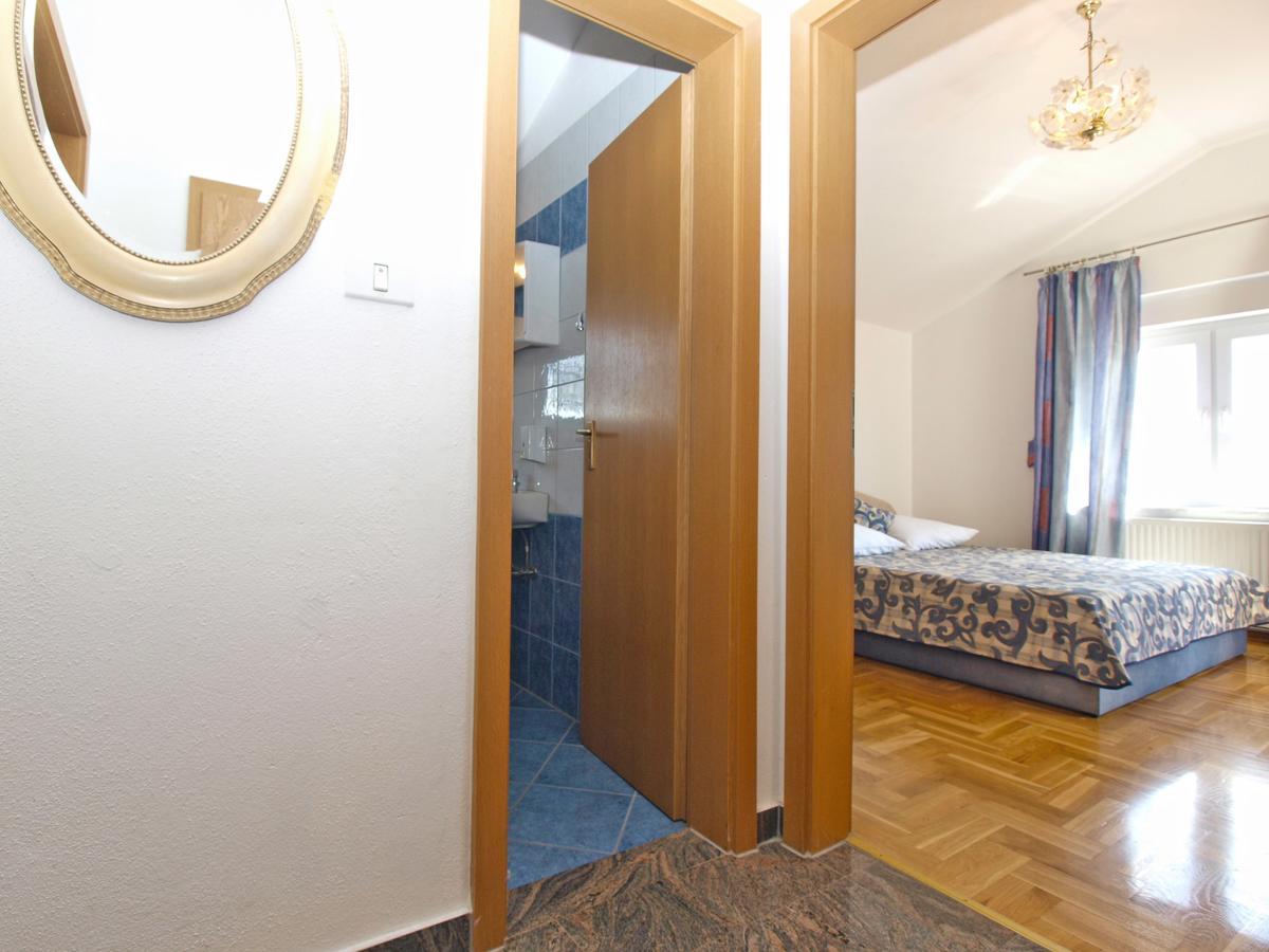 Apartment Anto 1598 *