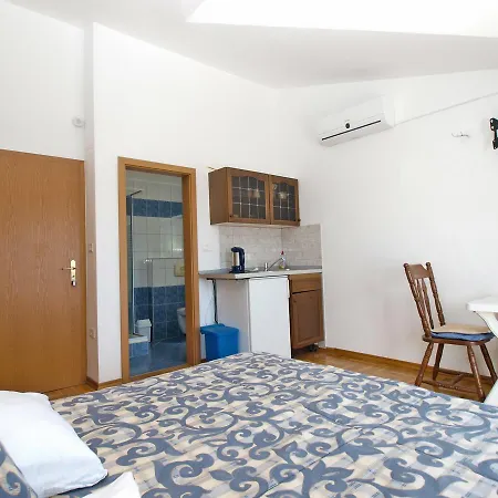 Apartments Anto 1598 Fazana Exterior photo