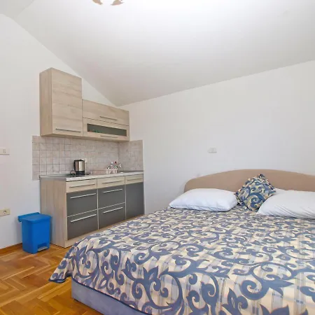 Apartments Anto 1598 Fazana Exterior photo