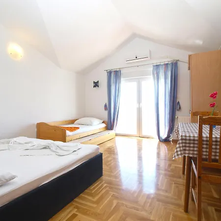 Apartments Anto 1598 Fazana Exterior photo