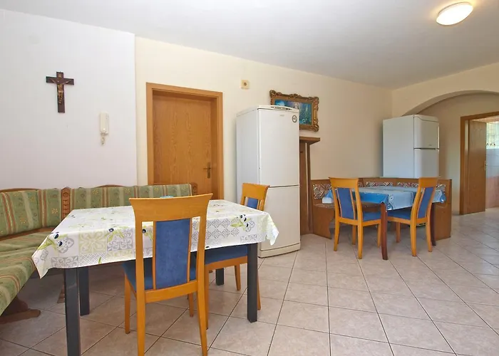 Apartments Anto 1598