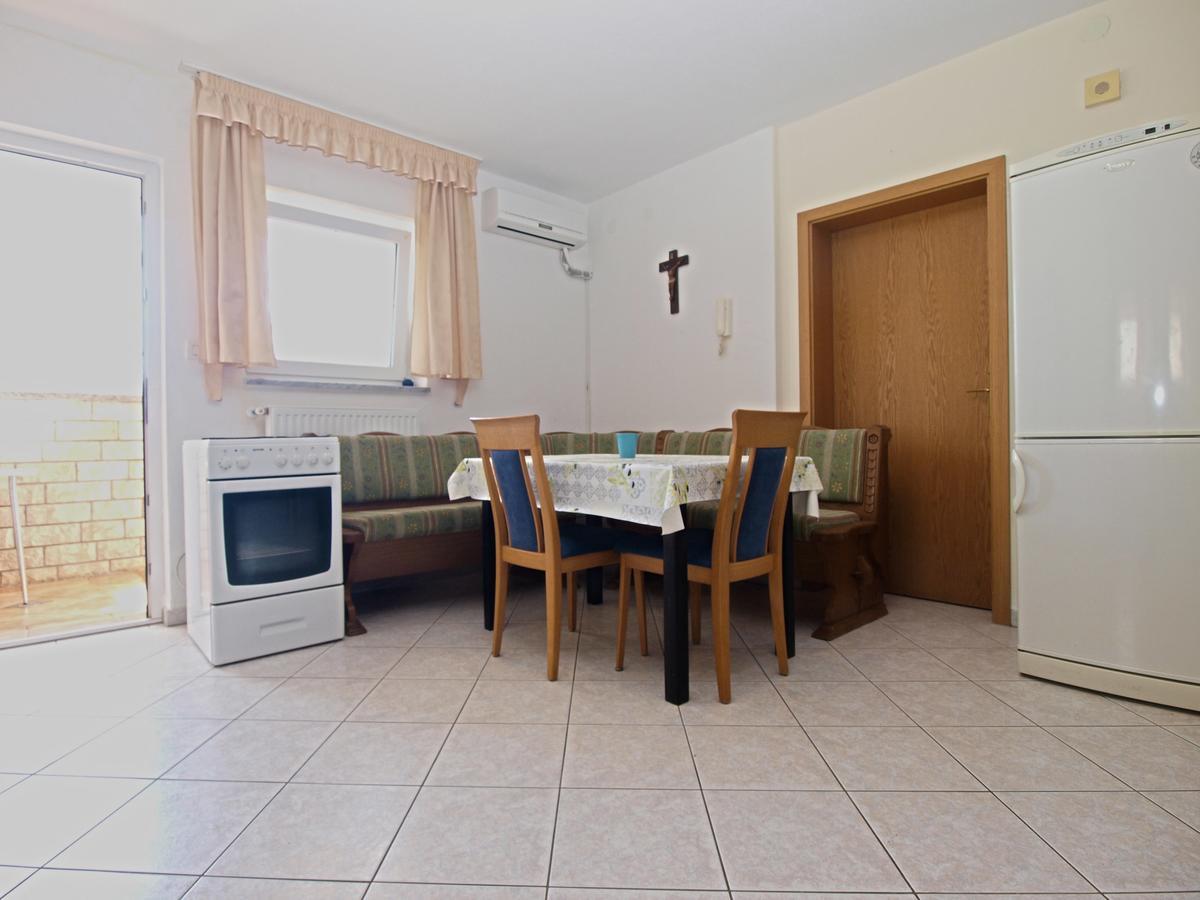 Apartment Anto 1598 *